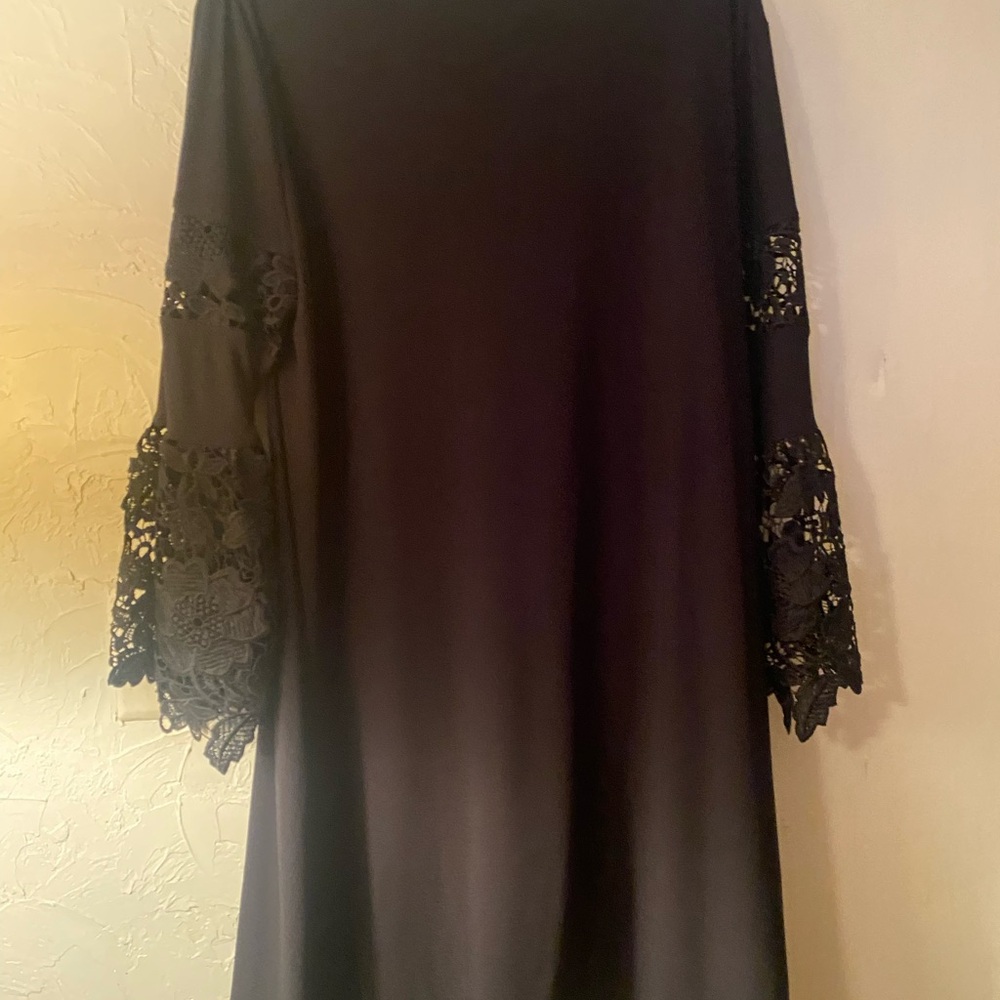 Alfani Black Dress with Lace Detail Size 16. Great used condition. - Picture 10 of 11